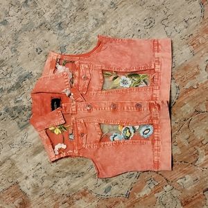 🎄Denim vest/floral cut outs